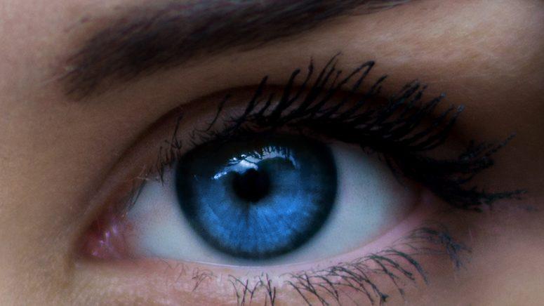 A RAD IDEA: BATHING YOUR EYES IN OIL